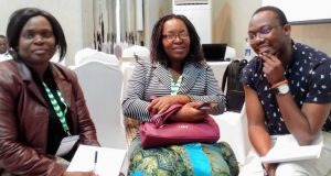 Champion Nyoni, AfrIPEN's facilitator, in discussion with participants who would like to get involved in the development of our Short Learning programme for IPECP facilitators.